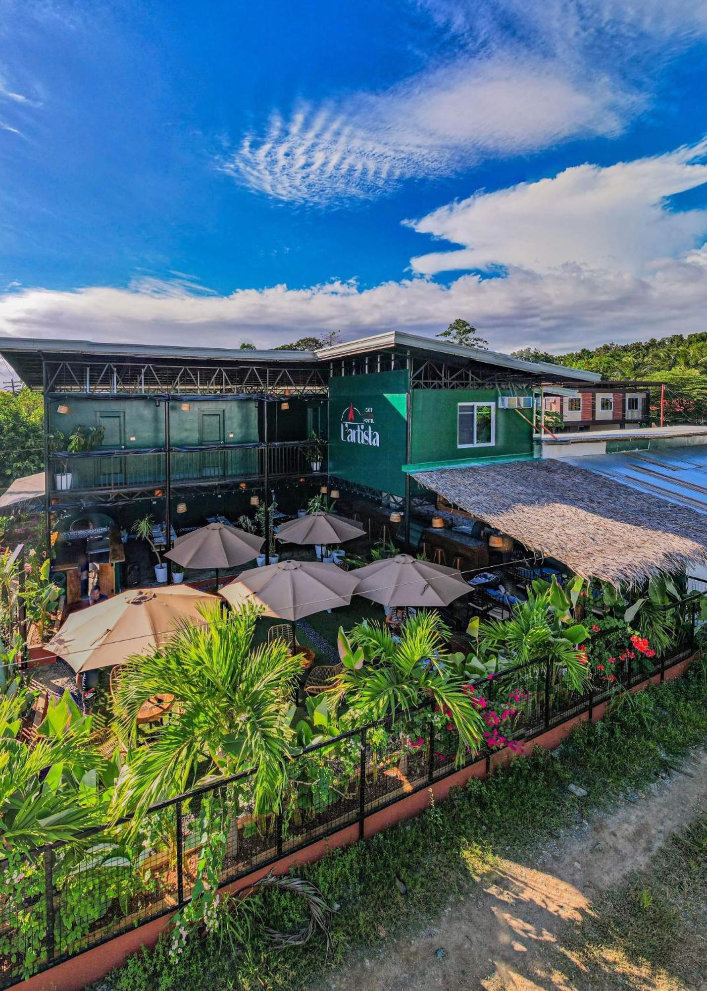 Lartista Hostel Puerto Princesa Esterno foto